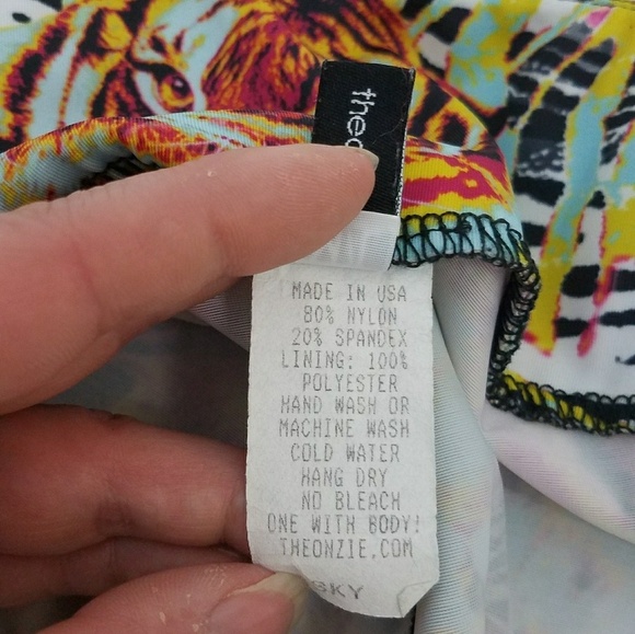 Onzie BengalTiger Capri M/L - Picture 6 of 8